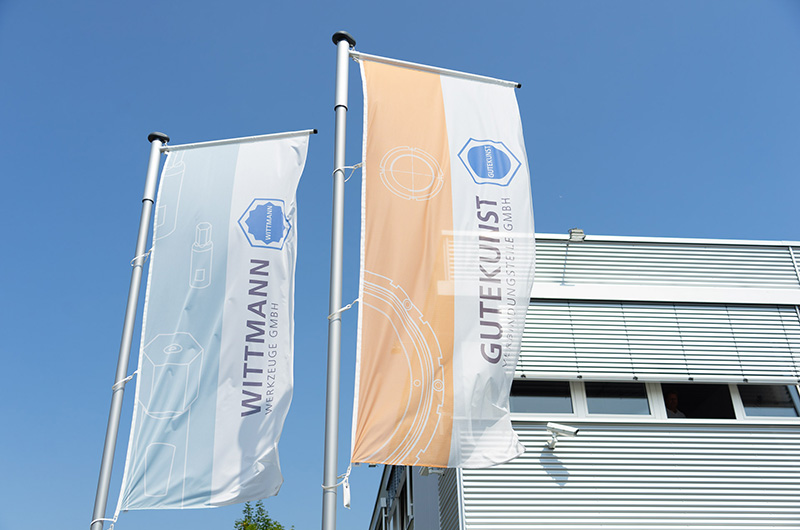 Fahnen von Witmann und Gutekunst Fahnen von Witmann und Gutekunst